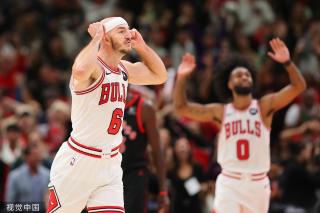 在禁区附近 在禁区附近