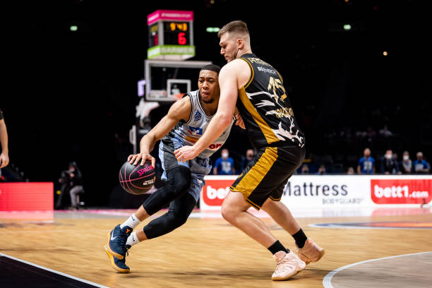 新星将脱颖 新星将脱颖