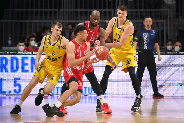 皮尔斯在一 皮尔斯在一